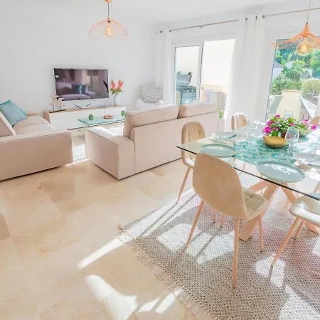 Apartment Vacation Los Pinos: Elegant Golf Retreat Near Puerto Banus Marbella