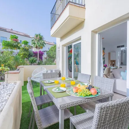 Vacation Los Pinos: Elegant Golf Retreat Near Puerto Banus Apartment