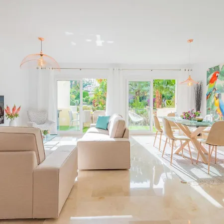 Vacation Los Pinos: Elegant Golf Retreat Near Puerto Banus