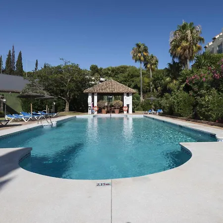 Apartment Vacation Los Pinos: Elegant Golf Retreat Near Puerto Banus Marbella